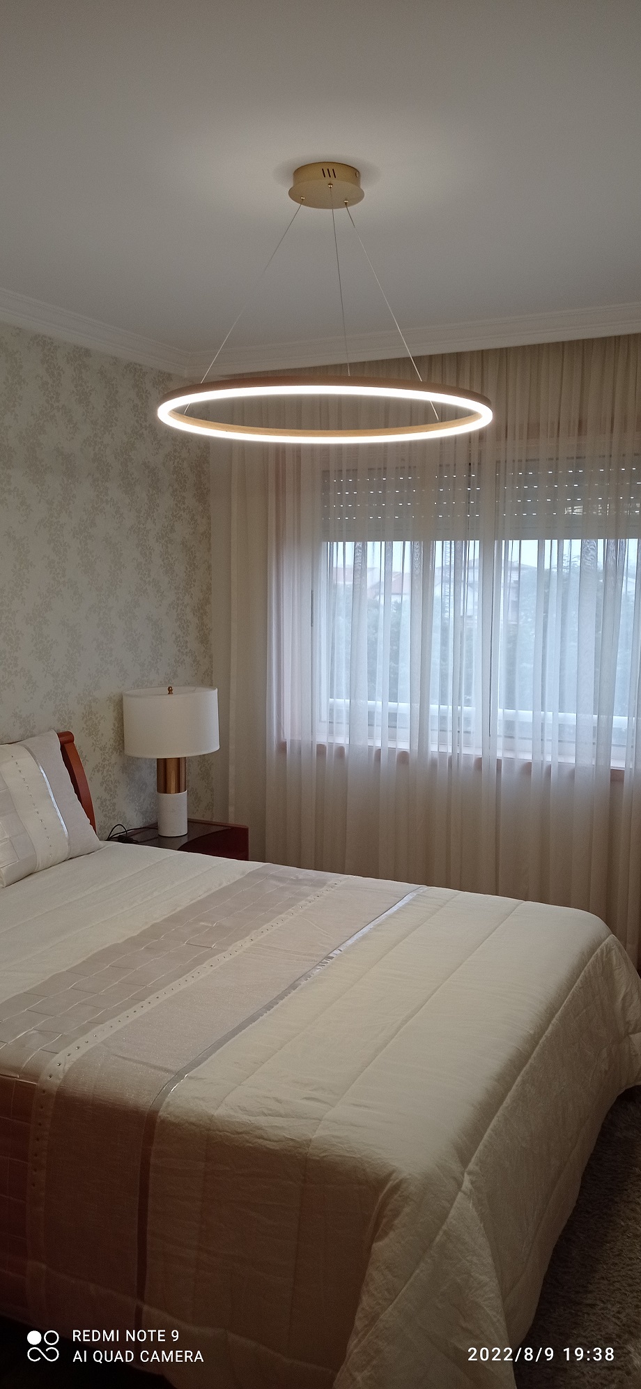 Dourado | Luz Neutra